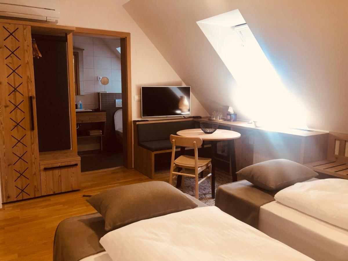 Na Vasi Restavracija In Prenocisca Hotel Škofja Loka Kültér fotó