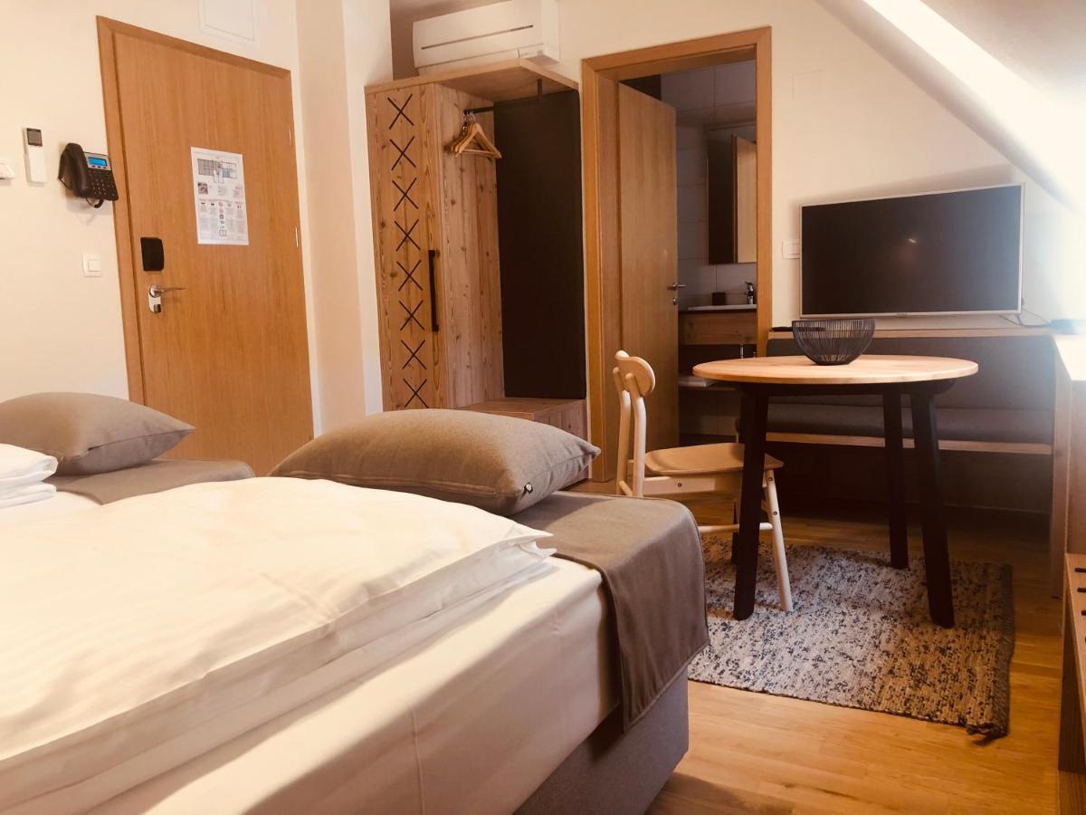 Na Vasi Restavracija In Prenocisca Hotel Škofja Loka Kültér fotó