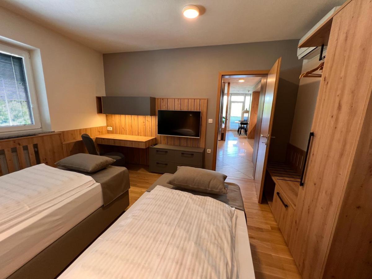 Na Vasi Restavracija In Prenocisca Hotel Škofja Loka Kültér fotó